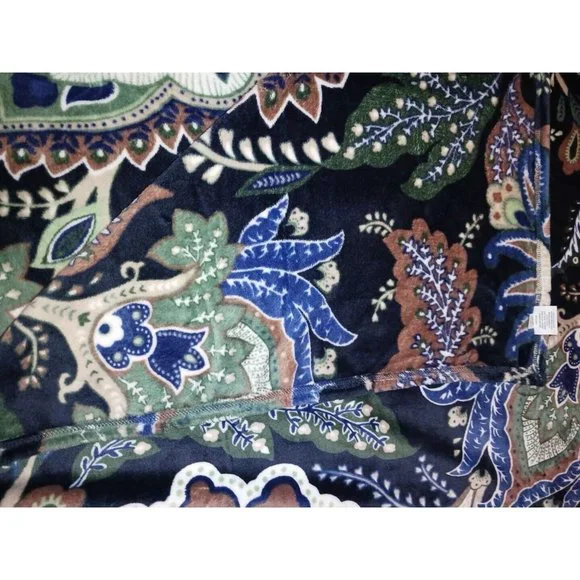 Vera Bradley Plush KING  Throw Blanket JAVA NAVY CAMO BLUE 104 x 90 NWT Limited - Picture 6 of 10